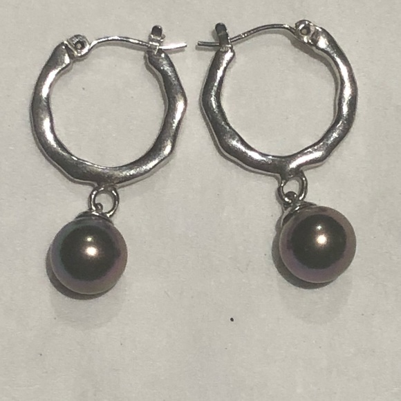 Jewelry - 14K White Gold Black Pearl Earrings